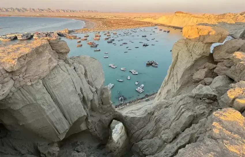 طبیعت چابهار؛ از کویر تا سواحل و مناظر فرازمینی